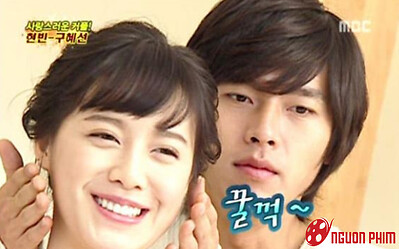 Ảnh hiếm cách đây 16 năm giữa Hyun Bin và 'nàng Cỏ' Goo Hye Sun gây chú ý