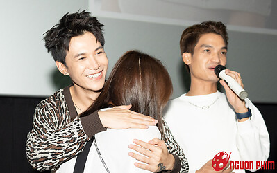 Anh Tú làm điều đặc biệt cho fangirl sau chuyến hộ tống bà xã Diệu Nhi đi concert BLACKPINK