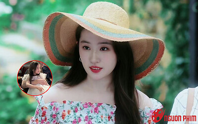 Cận cảnh nhan sắc xinh như công chúa của con gái Lưu Diệc Phi