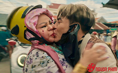 Cảnh hôn môi gây sốc của Lê Dương Bảo Lâm và Lê Giang trong phim Tết của Trấn Thành