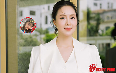'Con gái' Hồng Diễm càng lớn càng giống bản sao của mẹ