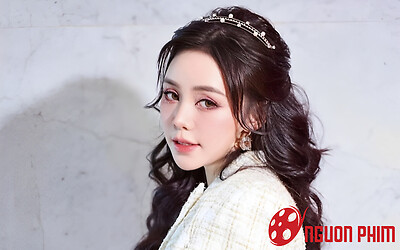 'Con gái' Quỳnh Kool: Xinh đẹp như búp bê, cát-sê cực khủng ở tuổi lên 8