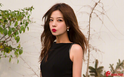 Con gái Triệu Vy ra sao sau khi bố mẹ ly hôn?