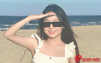 'Con gái' Việt Anh khoe cặp kiếm Nhật dài miên man ở tuổi 13