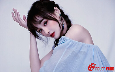 Công chúa hotsearch Trịnh Sảng dù rớt đài vẫn đều đặn chiếm spotlight