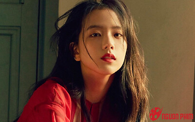 Công khai bạn trai chưa lâu, Jisoo đã sánh đôi bên mỹ nam khác