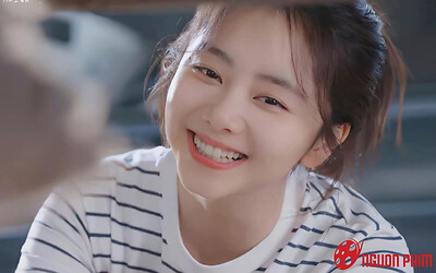 Đàm Tùng Vận bất ngờ công khai tình cảm với một đồng nghiệp cùng ngành hơn 11 tuổi