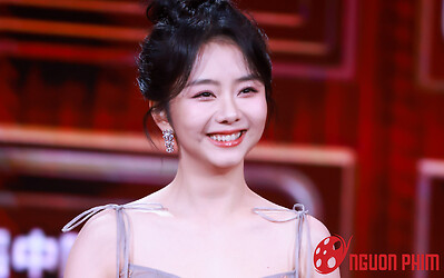 Đàm Tùng Vận gây sốt với nhan sắc nữ thần, thăng hạng trông thấy sau khi tìm được 'tình yêu mới'