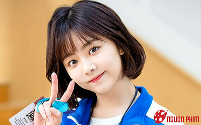 Đàm Tùng Vận lần đầu để lộ khoảnh khắc thân mật với bạn trai trước truyền thông