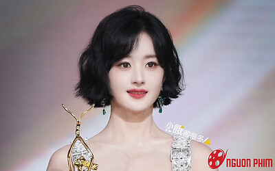 Danh tính đặc biệt của người đàn ông công khai nắm tay Triệu Lệ Dĩnh