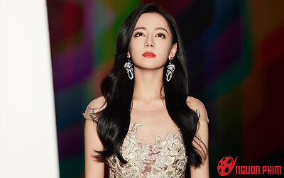 Địch Lệ Nhiệt Ba bất ngờ đăng ảnh mặc váy cưới, danh tính chú rể là ai?