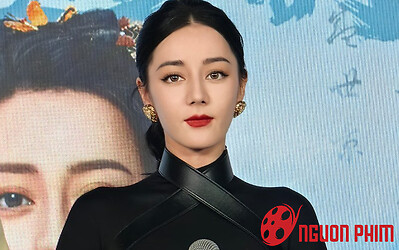 Địch Lệ Nhiệt Ba lấy lại phong độ nhan sắc hậu scandal sinh con