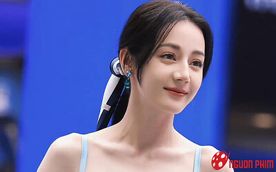 Địch Lệ Nhiệt Ba thông báo tin vui giữa ồn ào phim mới flop liên tục