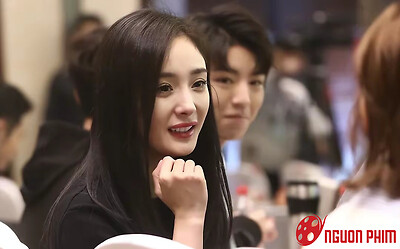 Dương Mịch lại vướng nghi vấn hẹn hò với Vương Tuấn Khải, các nhãn hàng ngay lập tức 'trừng phạt'?