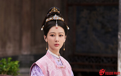 Dương Tử lộ mặt đơ cứng, 'cưa sừng làm nghé' trong phim mới