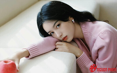 Gà cưng Vu Chính bị tiểu hoa 95 đè bẹp khi chung khung hình