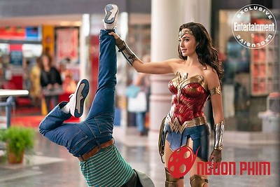 Harley Quinn chưa hết nóng, Wonder Woman đã tiếp tục gây bão