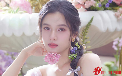 Hậu chia tay Trần Phi Vũ, Trương Tịnh Nghi công khai hẹn hò cùng mỹ nam cùng ngành hơn 6 tuổi?