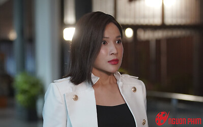 Hết bán bánh canh cua với Trấn Thành, Khả Như đổi nghề làm sếp nữ 'tai quái' bên cạnh Trường Giang