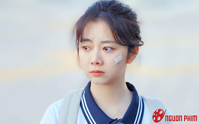 Hết thời làm 'nữ hoàng thanh xuân' Đàm Tùng Vận giờ bị chê quá 'dừ' để đóng học sinh