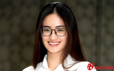 Hoa hậu Ý Nhi hé lộ bộ phim yêu thích, netizen nghe mà giật cả mình