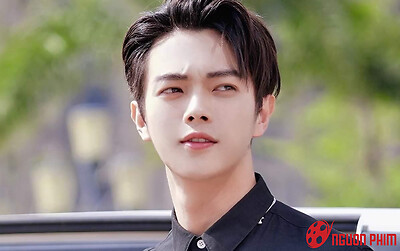 Hứa Khải tái ngộ tình cũ sau nhiều năm chia tay, nhà gái đẹp hơn cả Đàm Tùng Vận