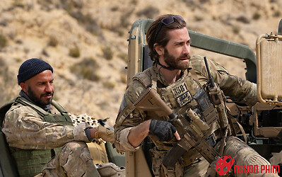 Jake Gyllenhaal hợp tác với 'cha đẻ' loạt phim Sherlock Holmes - Aladdin trong The Covenant