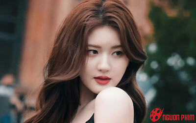 Khối tài sản 'khủng' của Triệu Lộ Tư ở tuổi 27: Biệt thự 82 tỷ, BST túi hiệu trăm triệu gây choáng