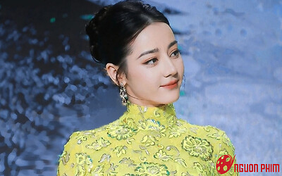 Không phải Hoàng Cảnh Du, Địch Lệ Nhiệt Ba công khai tán tỉnh sao nam này