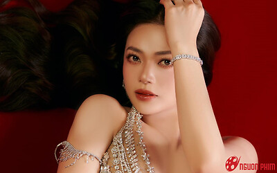 Kiều Anh khoe sắc vóc đẹp thoát tục ở tuổi U50