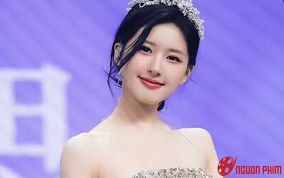 Làm việc tốt, Triệu Lộ Tư vẫn nhận 'cơn mưa gạch đá' ngay trong ngày sinh nhật