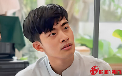 Lê Tuấn Khang lộ diện cực bảnh bao bên Lý Hải và dàn cast Lật Mặt 8