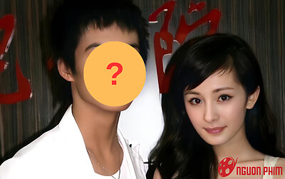 Lộ ảnh Dương Mịch thân mật với một người đàn ông, là ai mà được khen đáng tin cậy hơn Lưu Khải Uy?