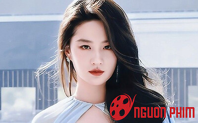 Lưu Diệc Phi bị nhận xét nhan sắc tầm thường khi chung hình với mỹ nhân này