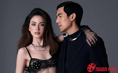 'Ma nữ' Thái Lan tạo dáng nóng bỏng bên bạn trai