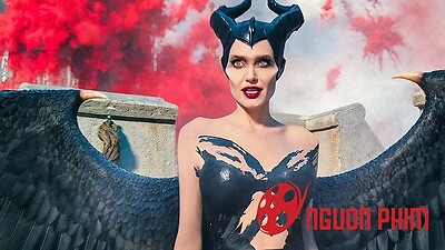 Maleficent 2 trung trailer đầy tiên cảnh: Angelina Jolie 