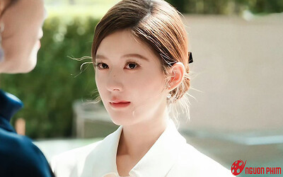 Mạng xã hội chao đảo vì nữ diễn viên nổi tiếng khóc