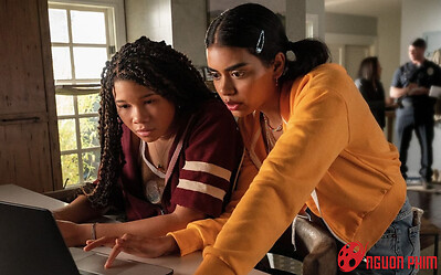 Missing: Phim kể về quá trình tìm mẹ bằng mạng xã hội của cô bé Gen Z