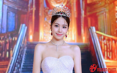 Một cựu Hoa hậu đóng phim bị 'ném đá'