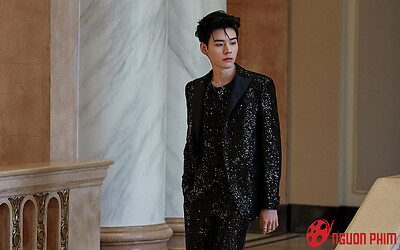 Một sao nam vô tình được hưởng lợi sau khi thảm đỏ Đêm hội Weibo bị hủy giữa chừng