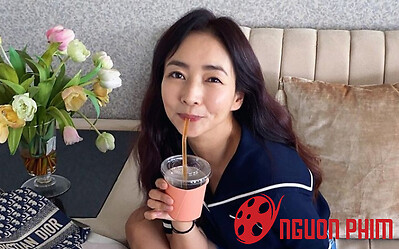 Mỹ nhân kiếm mỗi năm 360 tỷ nhờ đóng phim Sex Is Zero