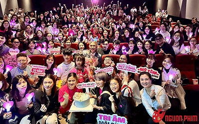 Mỹ Tâm đón cơn bão bùng nổ cảm xúc của khán giả trong chuyến cinetour phim Người Giữ Thời Gian