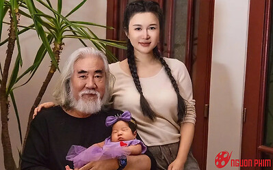Nam diễn viên đón con ở tuổi U80, hạnh phúc bên vợ trẻ kém 31 tuổi