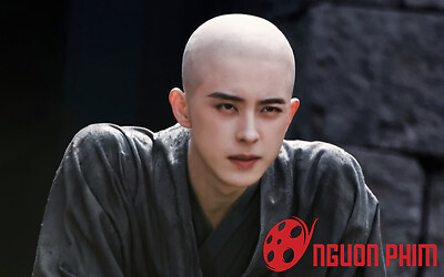 Nam diễn viên gây sốc khi cạo trọc đầu, visual khiến hàng triệu người thốt lên 'tuyệt đối điện ảnh'