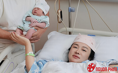 Nam diễn viên thông báo có con ở tuổi U80