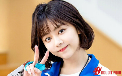 Netizen đòi gỡ bỏ danh hiệu 'nữ thần thanh xuân' của Đàm Tùng Vận