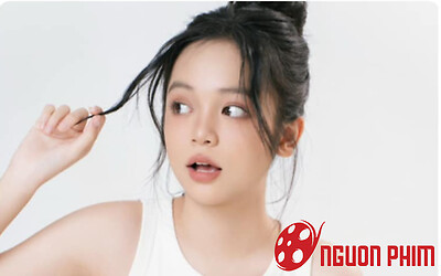 Ngỡ ngàng với visual chuẩn hoa hậu của 'con gái' Việt Anh khi đón tuổi mới