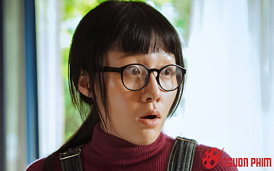 Nhan sắc khác lạ gây sốc của Uyển Ân - em gái Trấn Thành