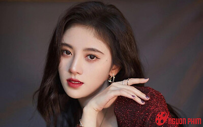 Nhan sắc mẹ ruột Cúc Tịnh Y gây bão mạng, bảo sao cô con gái là đại mỹ nhân của Cbiz