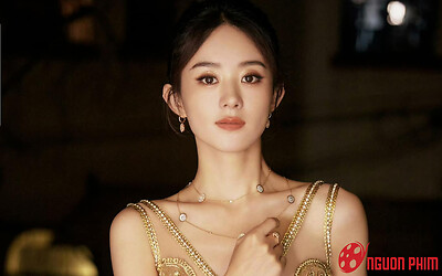 Nhan sắc tựa nữ thần của Triệu Lệ Dĩnh khi dự lễ trao giải Bạch Ngọc Lan